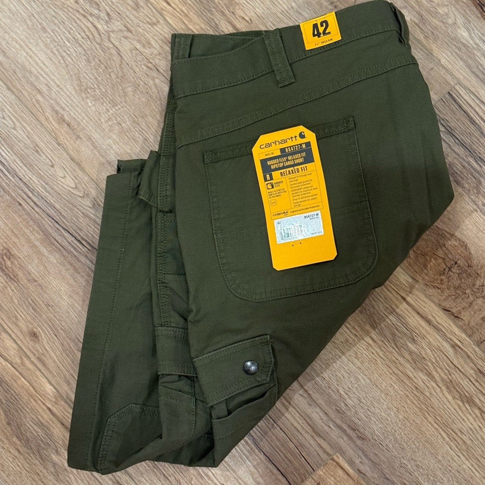 NWT Carhartt Men's Green Cargo Shorts